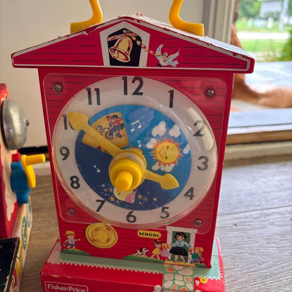 Lot of 3 Fisher Price Vintage Toys Music Box Clock Cash Register TV - Picture 4 of 6